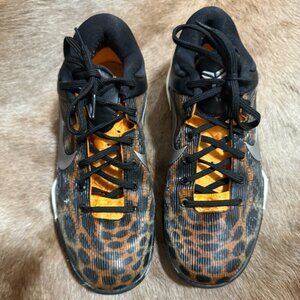 Nike Zoom Kobe 7 System Cheetah Tennis Shoes/Sneakers. Size: 7.5